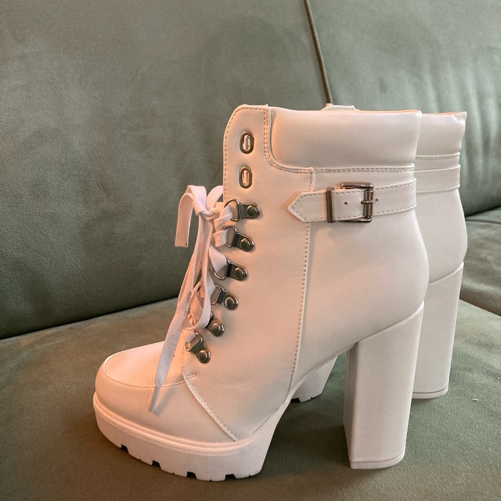 Marquiiz - Elegant White Lace-Up Ankle Booties